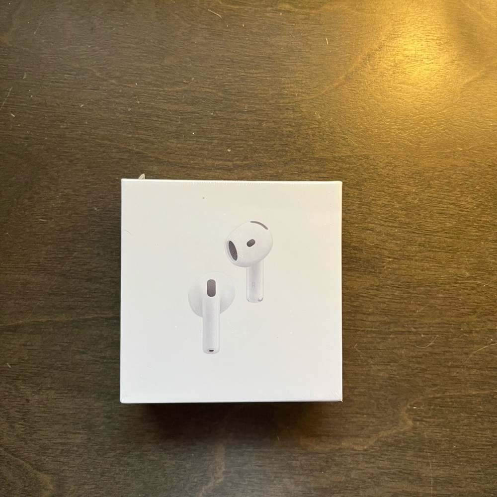 Apple AirPods 4 anc Wireless Earbuds